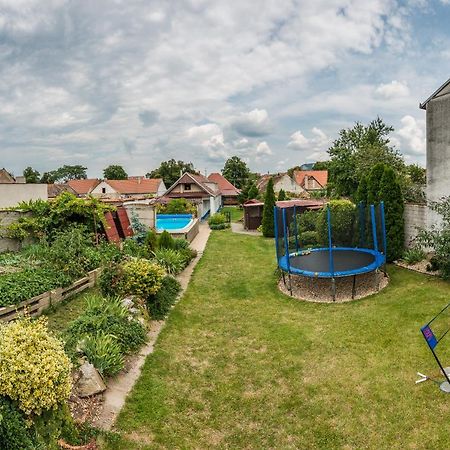 Malovany Dvorecek Dolní Dunajovice Dış mekan fotoğraf